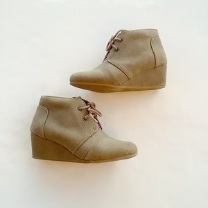 Jellypop Girls Faux Suede shoes